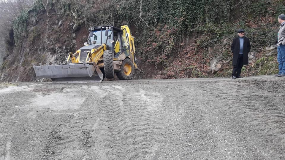 Yogunuluk-Devecik ba�lant� yolu bak�m onar�m