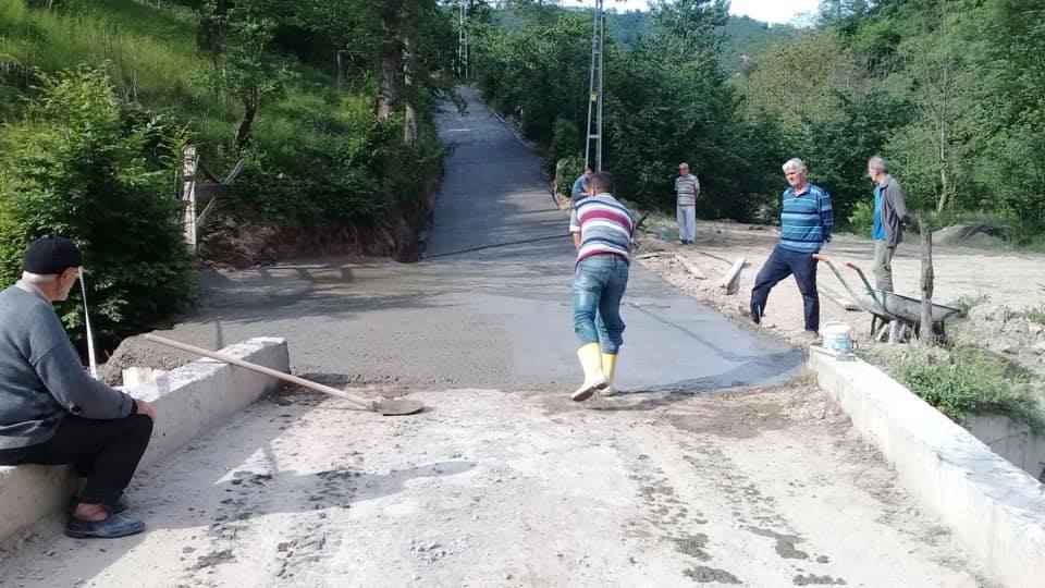 Kurtluca Mahallemizde beton tol �al��malar�.